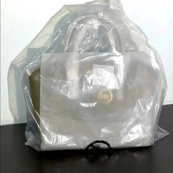 Michael Kors Ciara Duffle Solid olive green color set - Picture 15 of 15